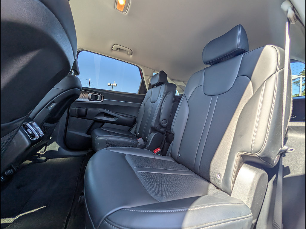 Used 2022 Kia Sorento S AWD/4WD image 32