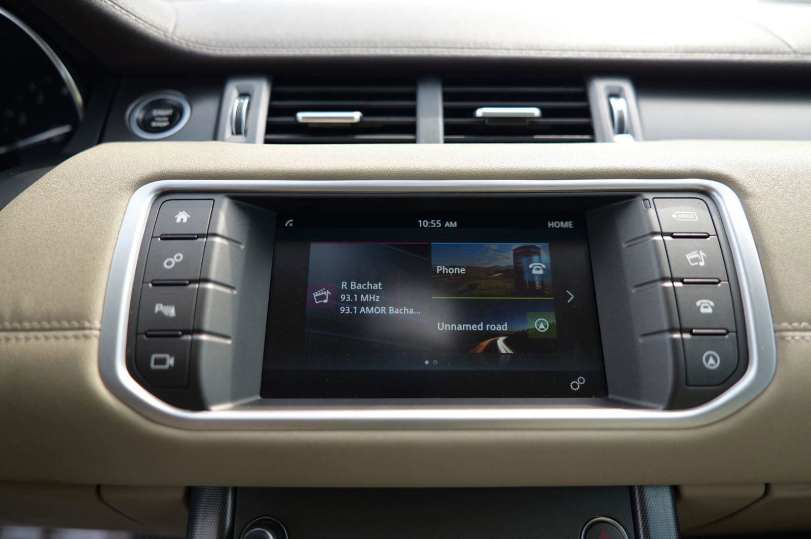 Used 2018 Land Rover Range Rover Evoque image 23