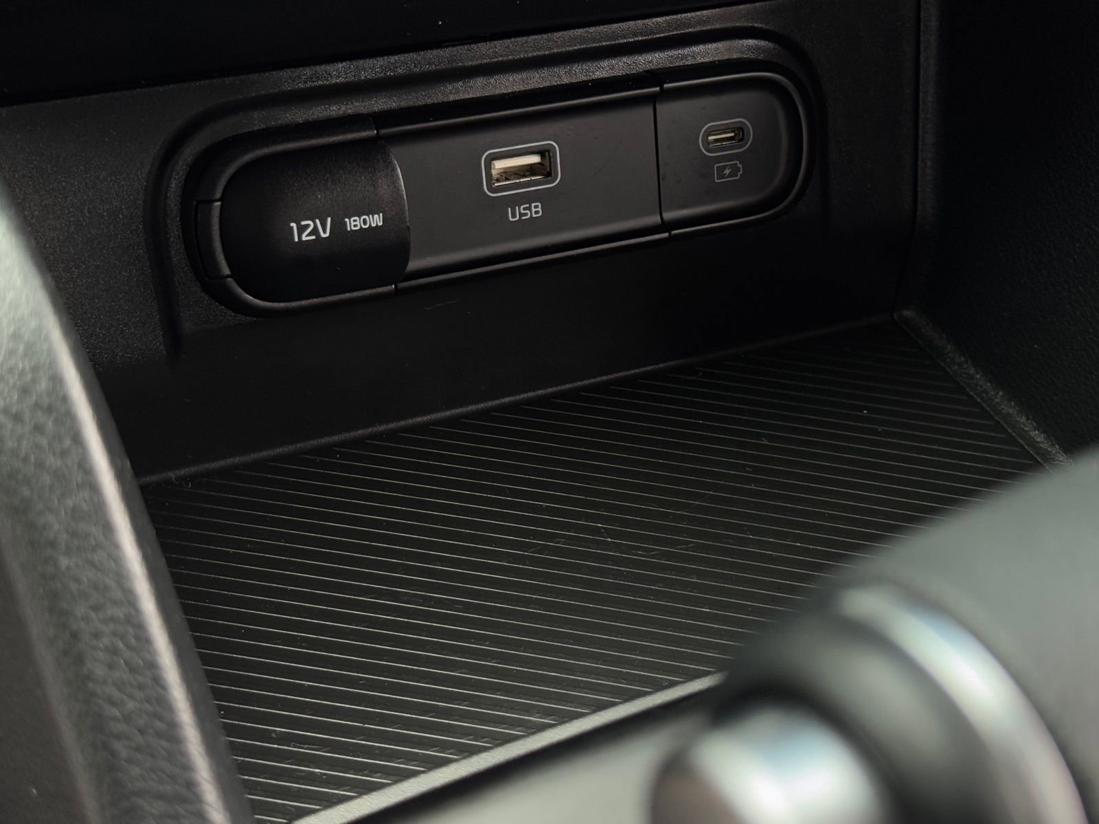 Used 2024 Kia Sportage LX image 32