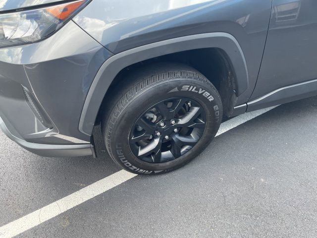 Used 2022 Toyota RAV4 LE image 4