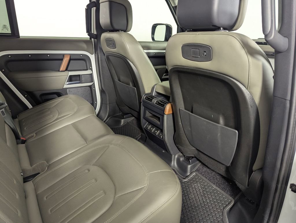 Used 2020 Land Rover Defender 110 HSE image 34