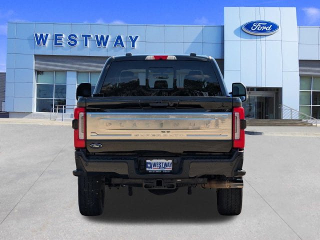 Used 2023 Ford F250 Platinum AWD/4WD image 4