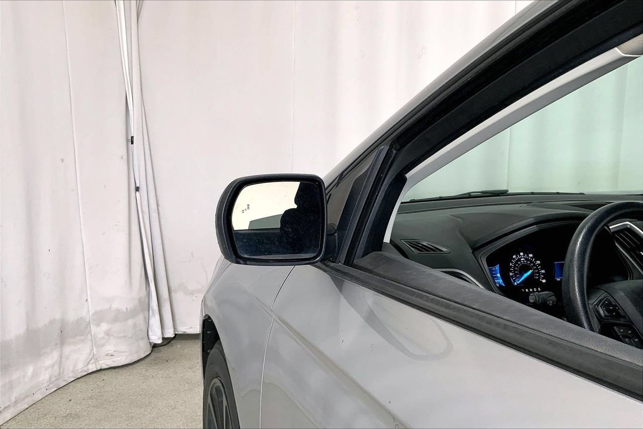 Used 2023 Ford Edge SE AWD/4WD image 10