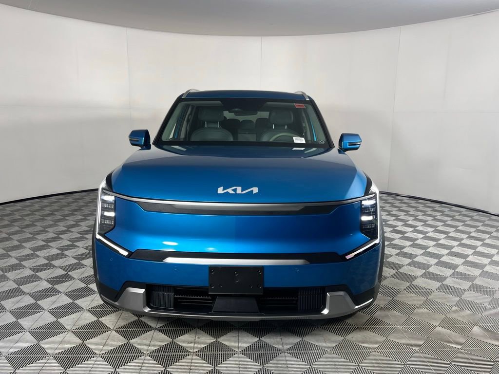 Used 2025 Kia EV9 Wind image 5