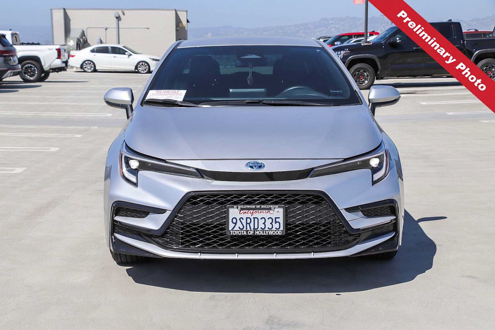 Used 2025 Toyota Corolla SE FWD image 2