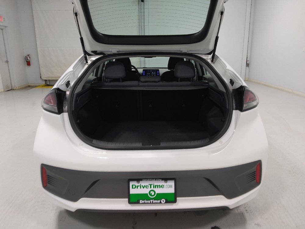 Used 2020 Hyundai Ioniq SE image 29