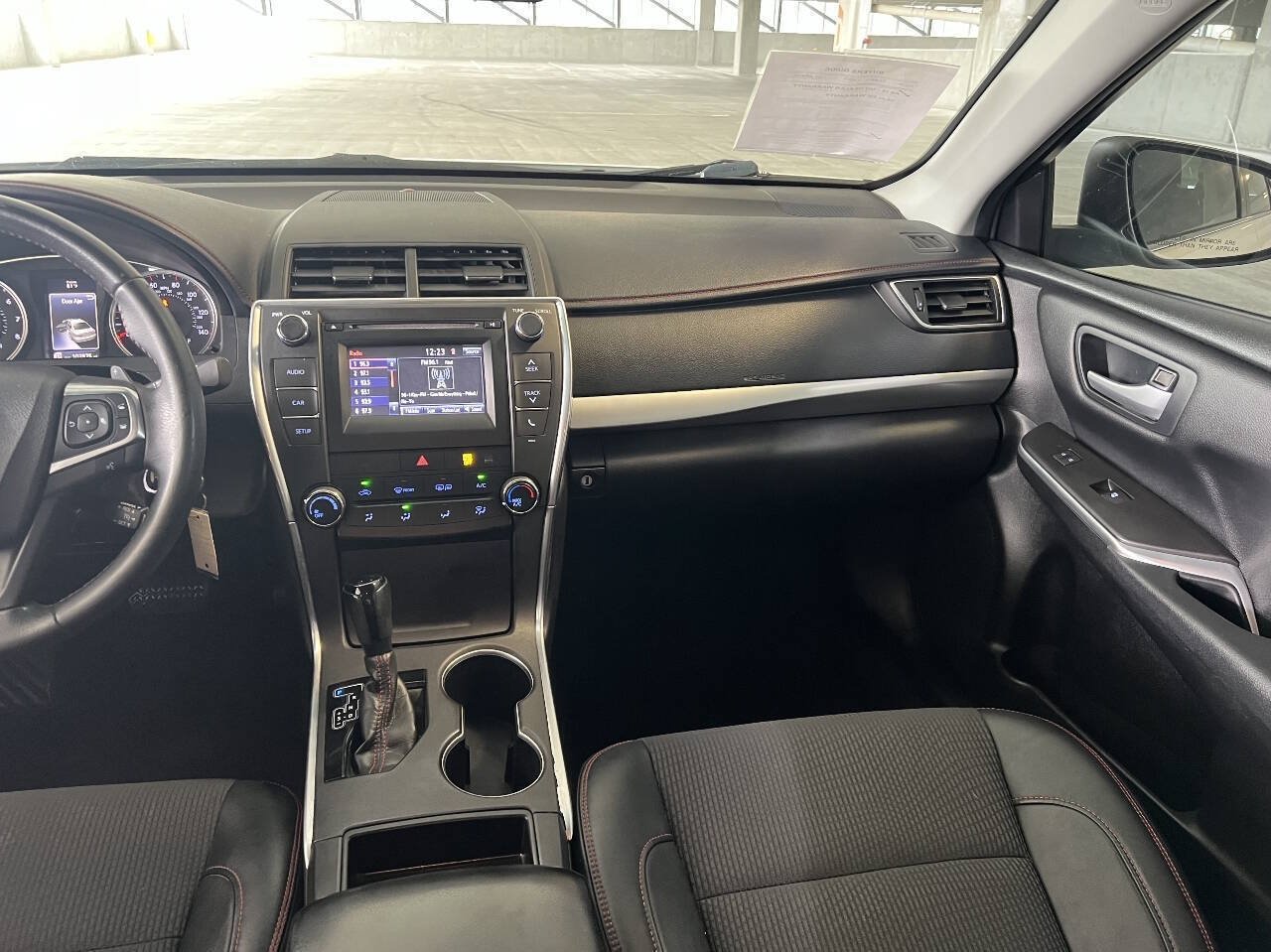Used 2017 Toyota Camry SE FWD image 17