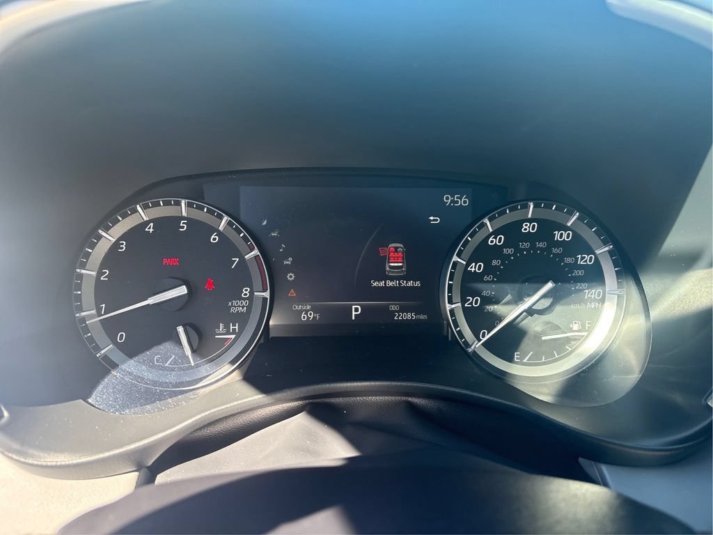 Used 2020 Toyota Highlander XLE AWD/4WD image 17