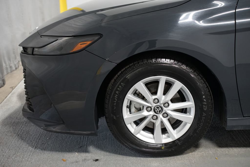 Certified 2025 Toyota Camry LE image 5