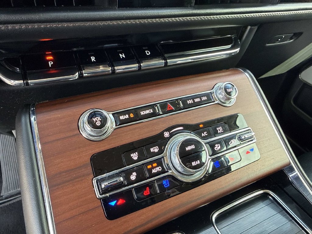 Used 2023 Lincoln Aviator Reserve w/ Equipment Group 201A RWD image 30