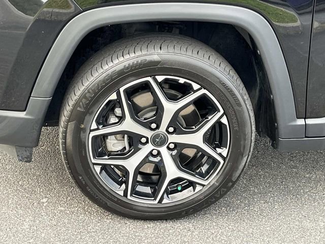 Used 2025 Jeep Compass Limited image 11