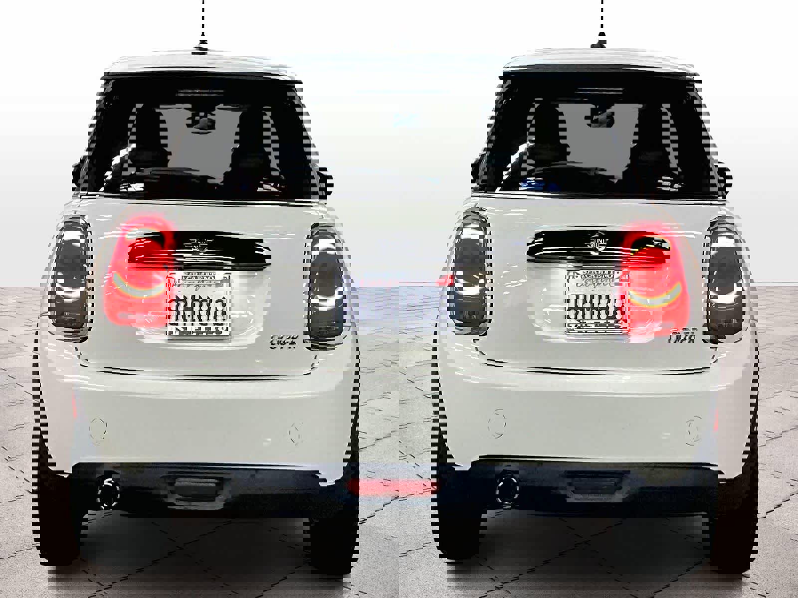 Used 2020 MINI Cooper 2-Door Hardtop image 6