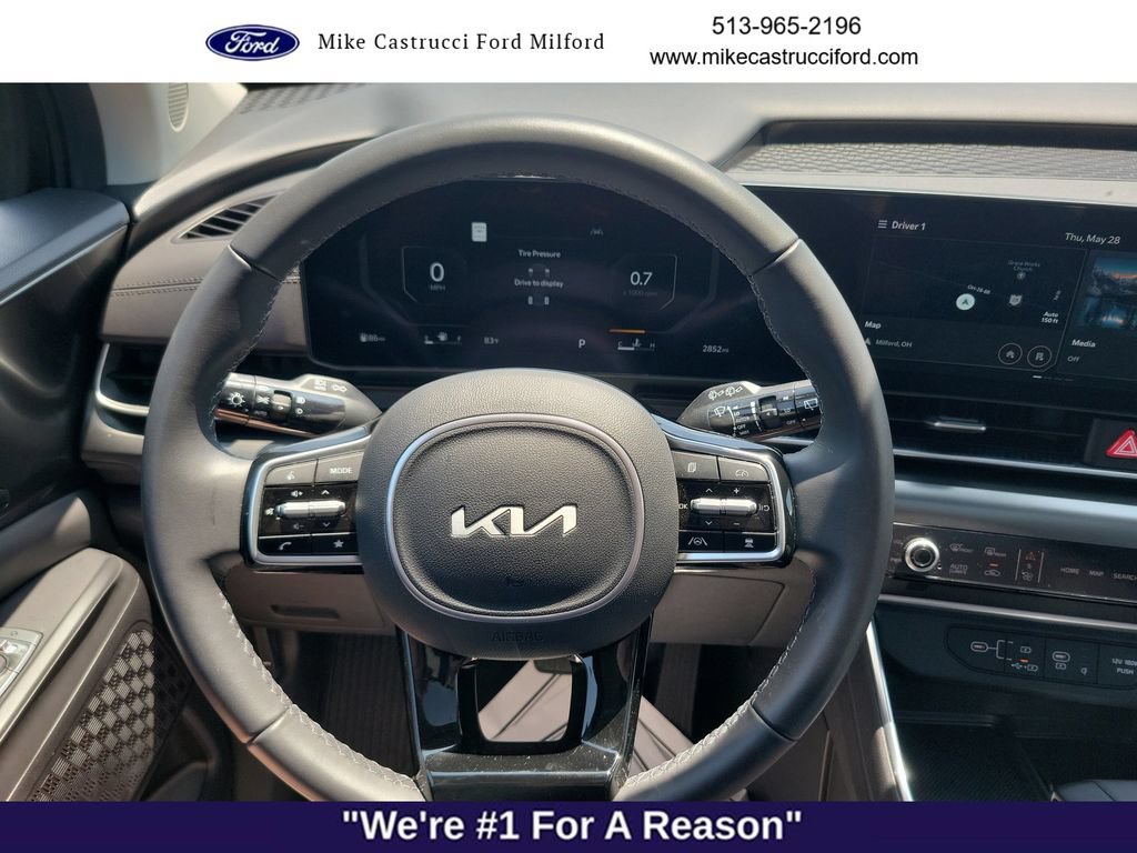 Used 2026 Kia Carnival SX w/ SX Dark Edition Package FWD image 14