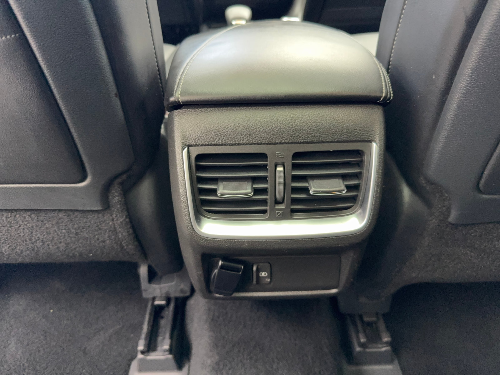 Used 2019 INFINITI QX50 Luxe w/ Navigation Package FWD image 38