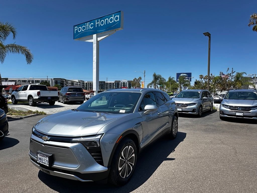 Used 2024 Chevrolet Blazer EV LT AWD/4WD image 2