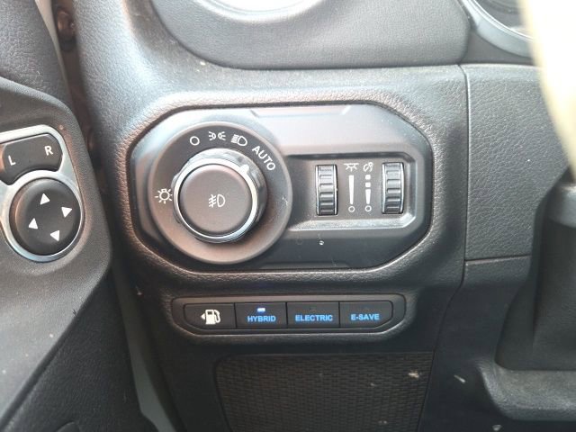 Used 2021 Jeep Wrangler Unlimited Sahara w/ Cold Weather Group image 24