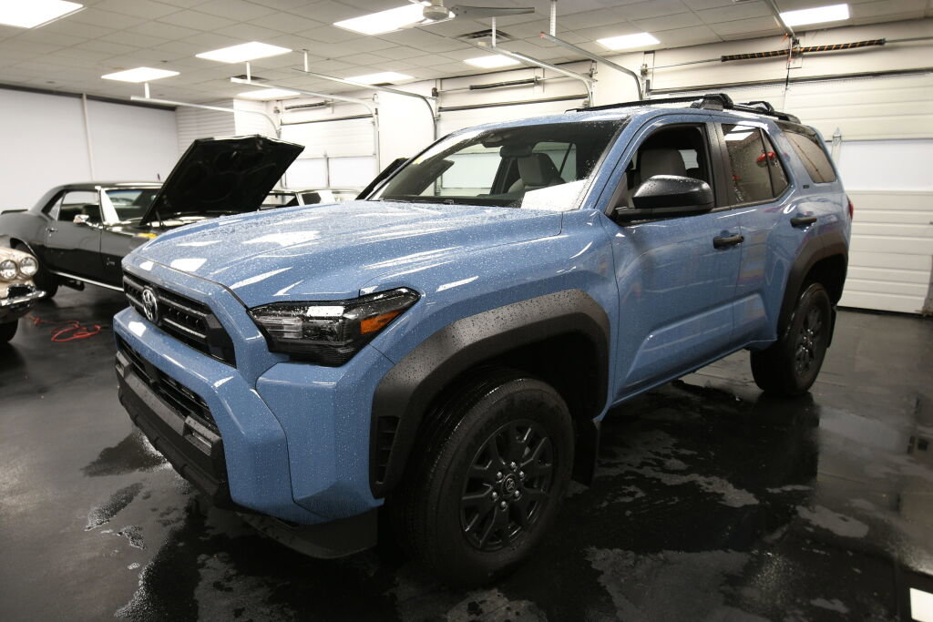 Used 2025 Toyota 4Runner SR5 image 3