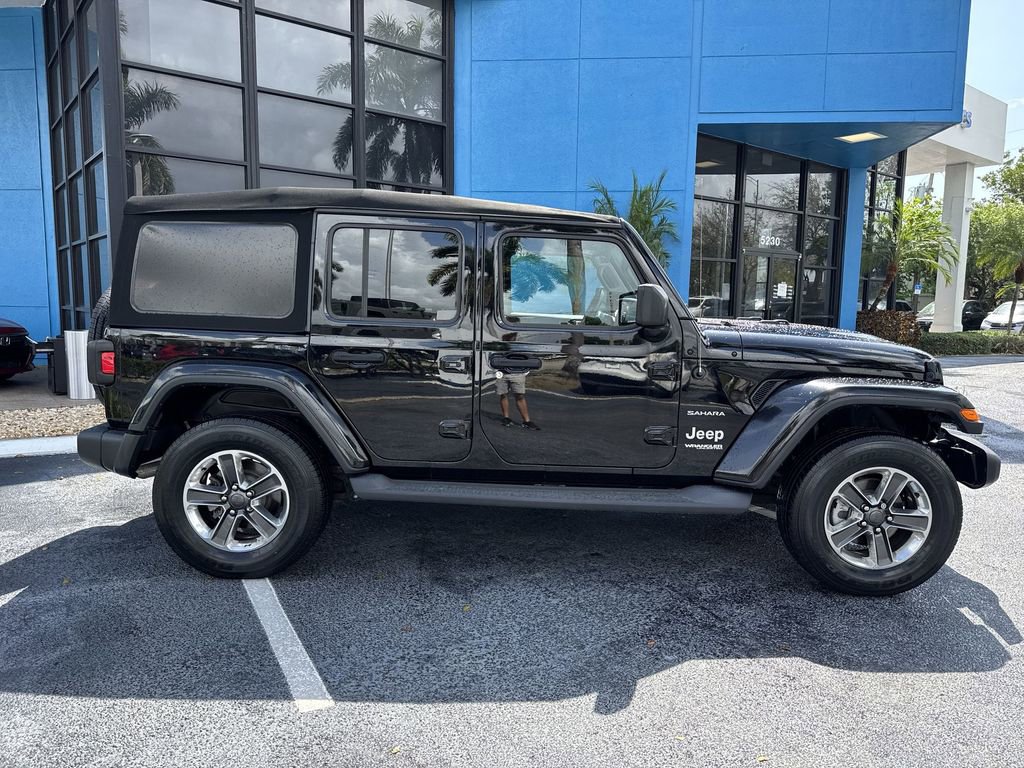 Used 2019 Jeep Wrangler Unlimited Sahara AWD/4WD image 4