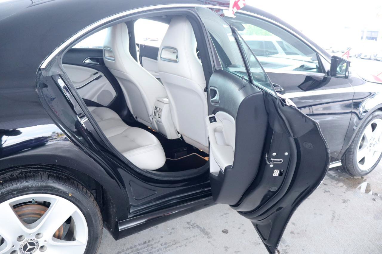 Used 2018 Mercedes-Benz CLA 250 image 35