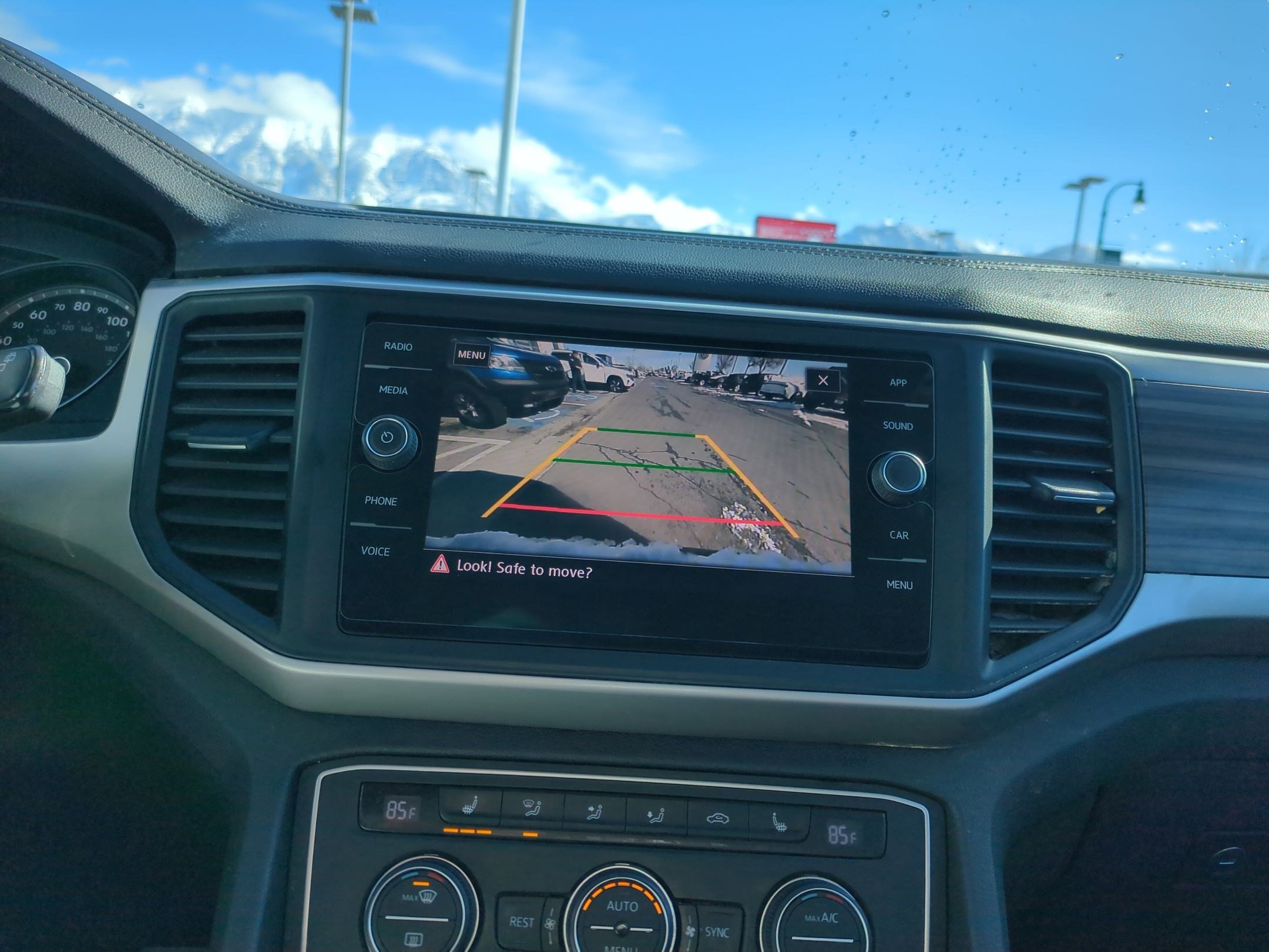 Used 2021 Volkswagen Atlas SE image 25