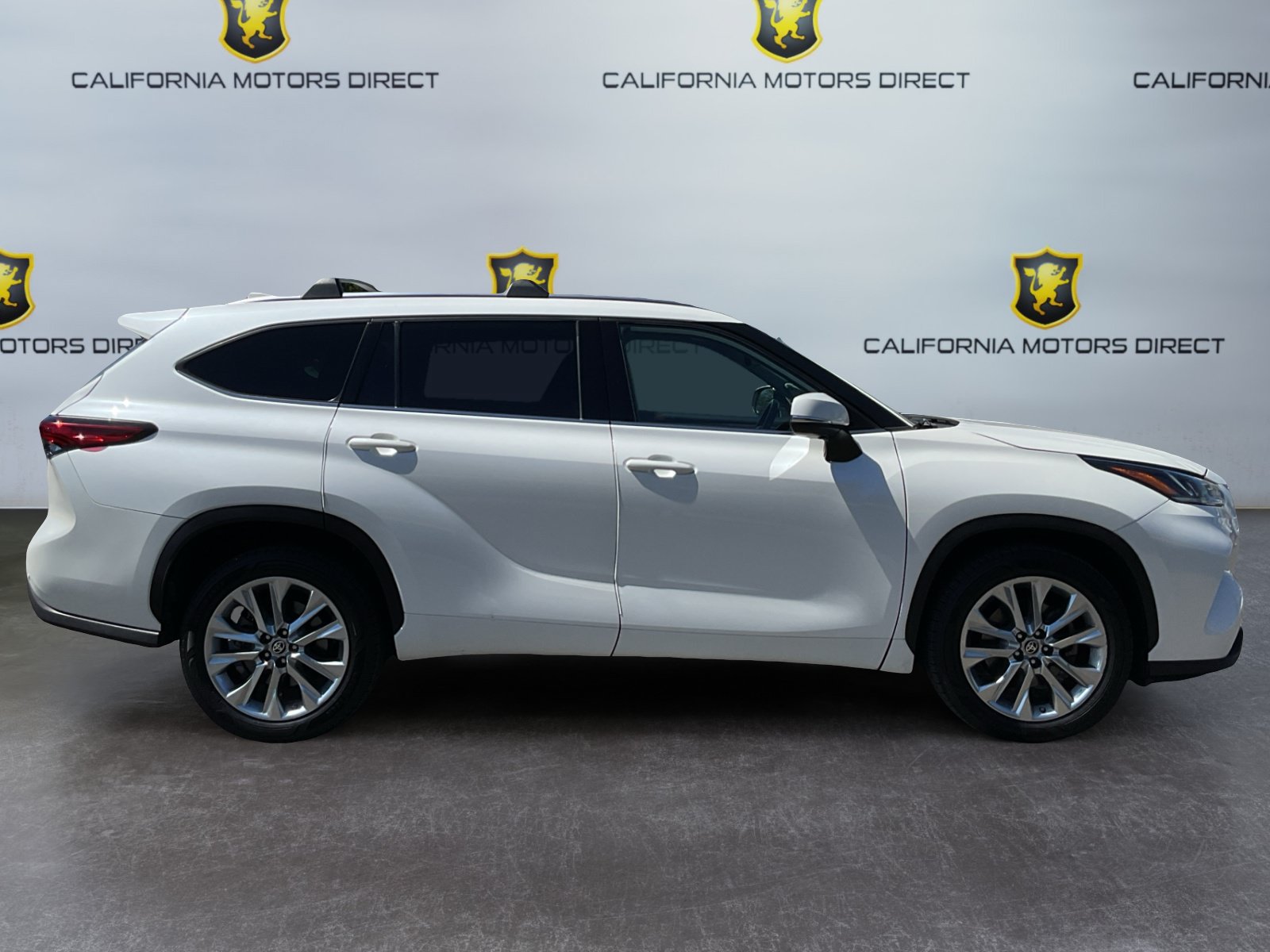 Used 2020 Toyota Highlander Limited FWD image 4