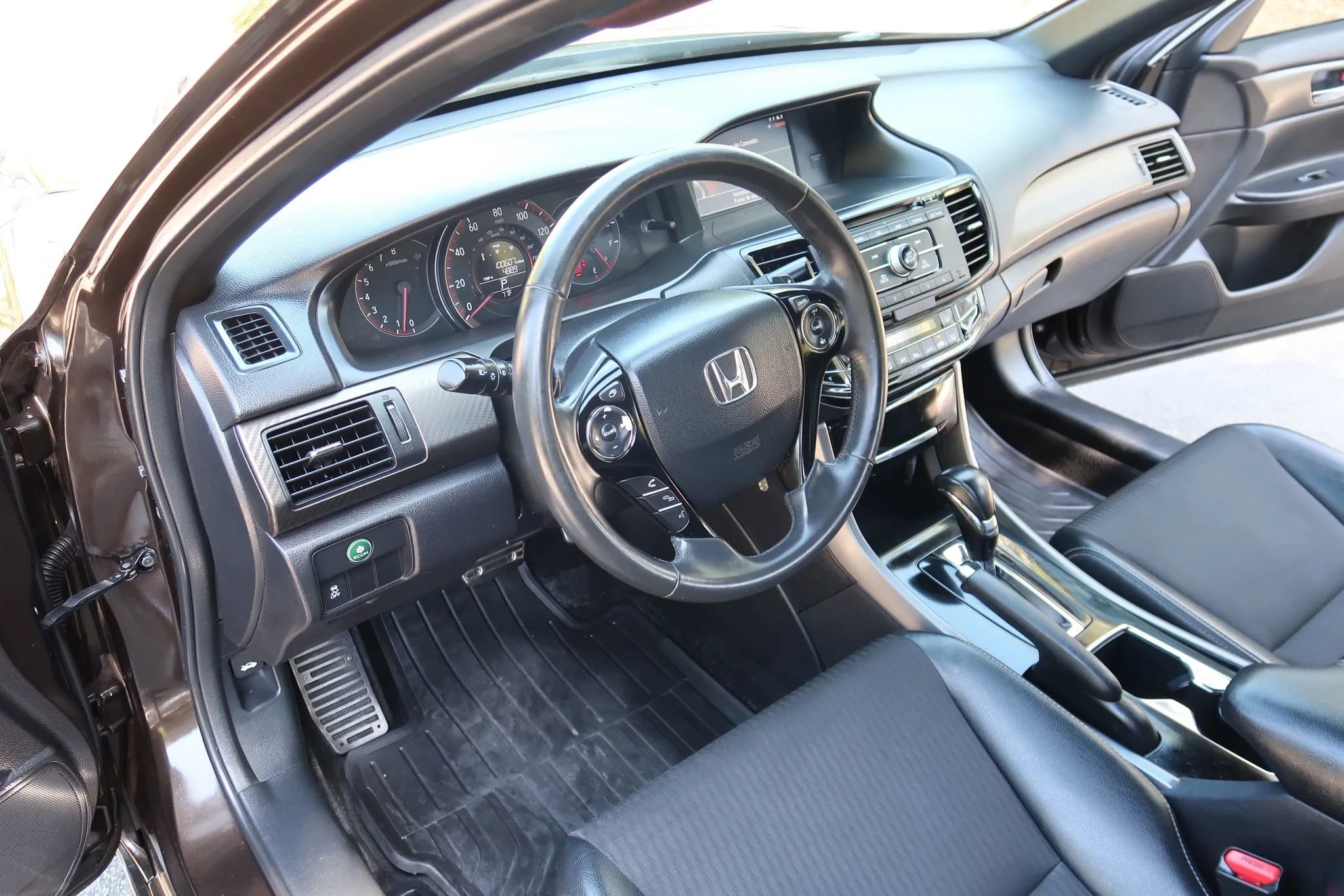 Used 2016 Honda Accord Sport image 10