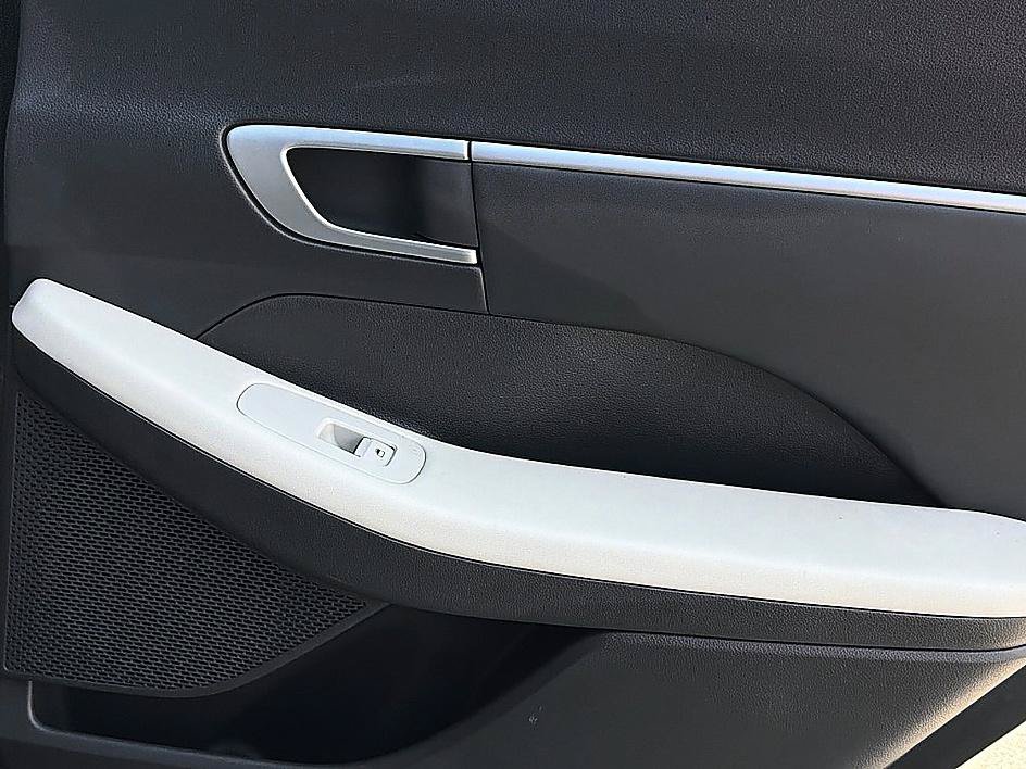 Certified 2025 Hyundai Sonata SEL FWD image 25