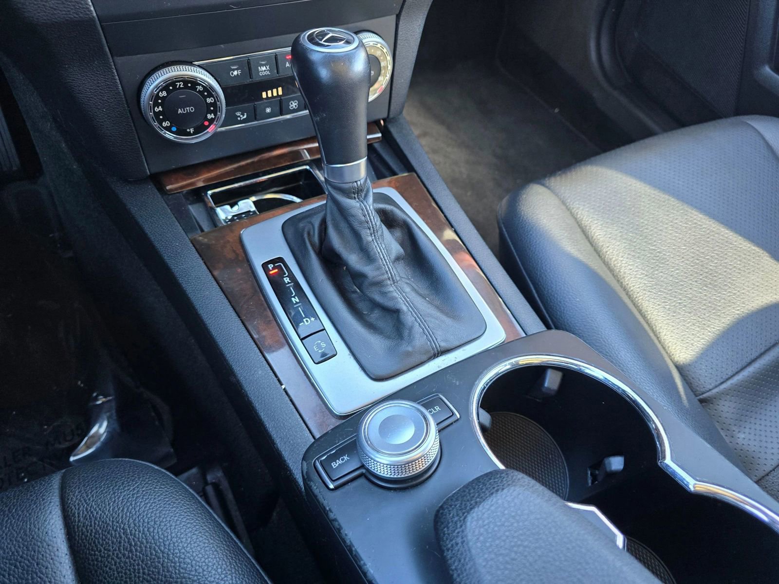 Used 2011 Mercedes-Benz GLK 350 4MATIC image 33