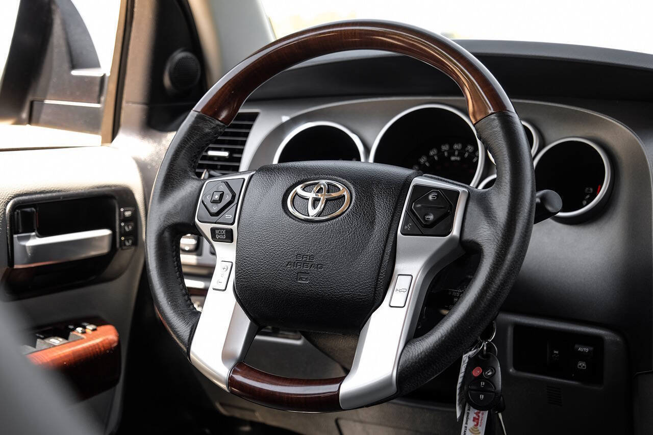 Used 2017 Toyota Sequoia Platinum AWD/4WD image 18