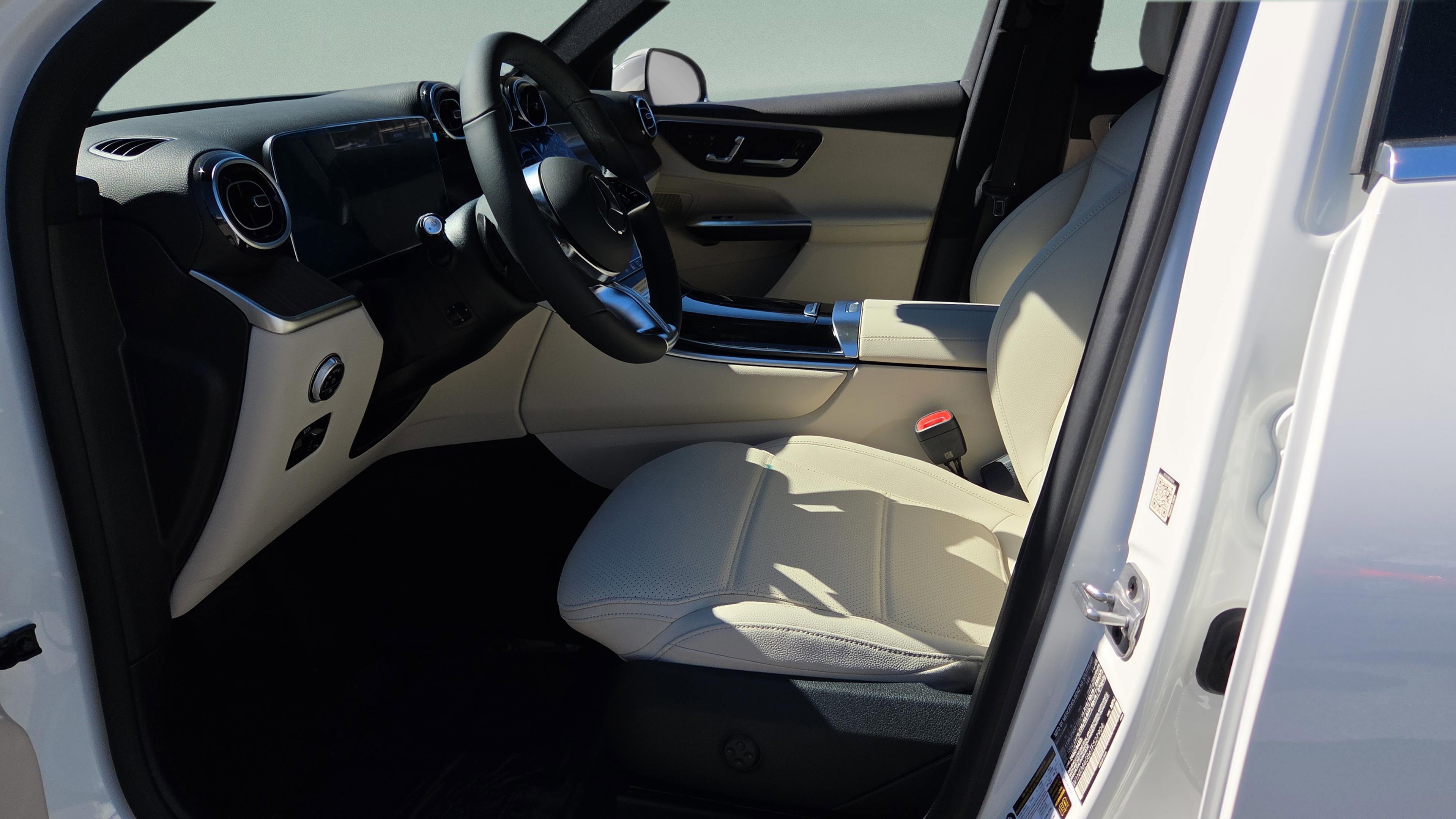 New 2026 Mercedes-Benz GLC 300 image 25