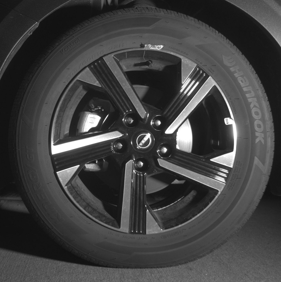 Used 2025 Nissan Sentra SV image 11