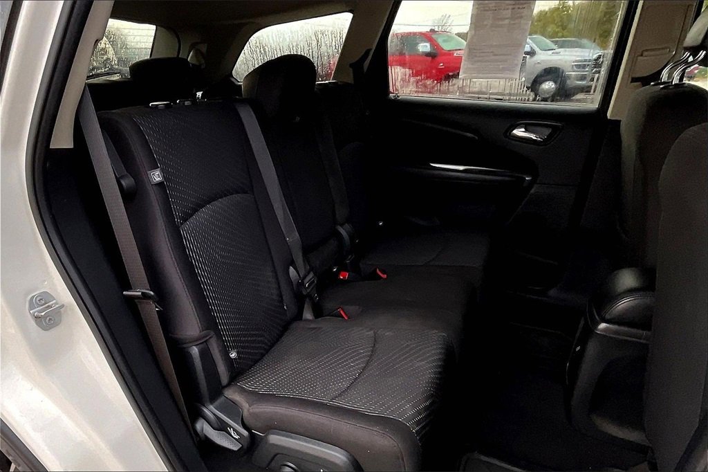 Used 2018 Dodge Journey SE w/ Blacktop Package image 25