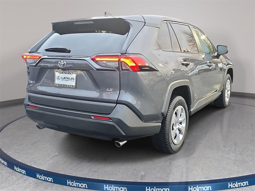Used 2022 Toyota RAV4 LE image 6