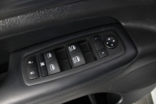 Used 2022 Jeep Grand Cherokee Laredo X image 15