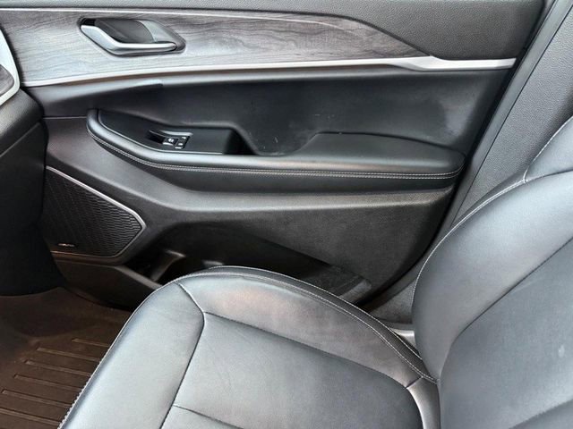 Used 2021 Jeep Grand Cherokee L Limited image 31