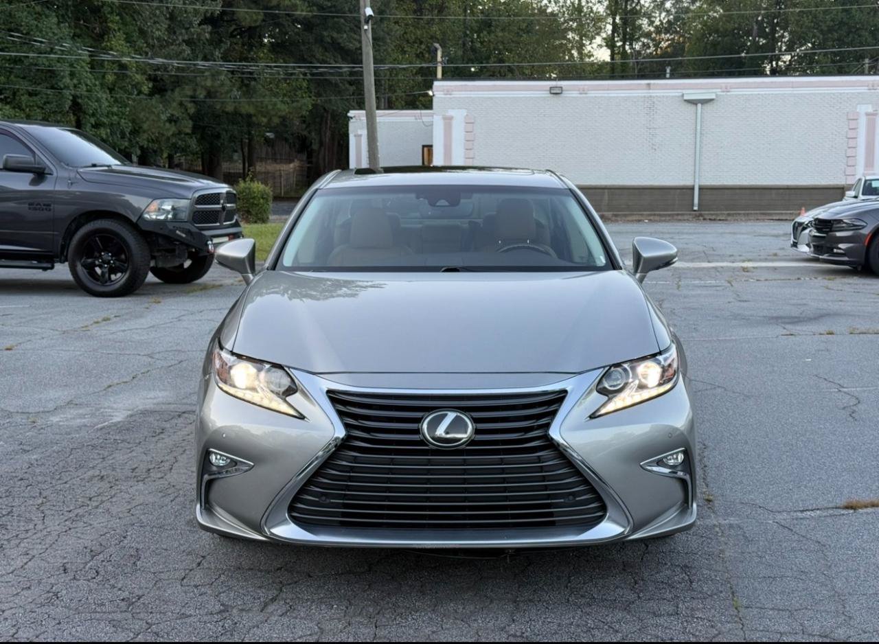 Used 2017 Lexus ES 350 w/ Luxury Package FWD image 3