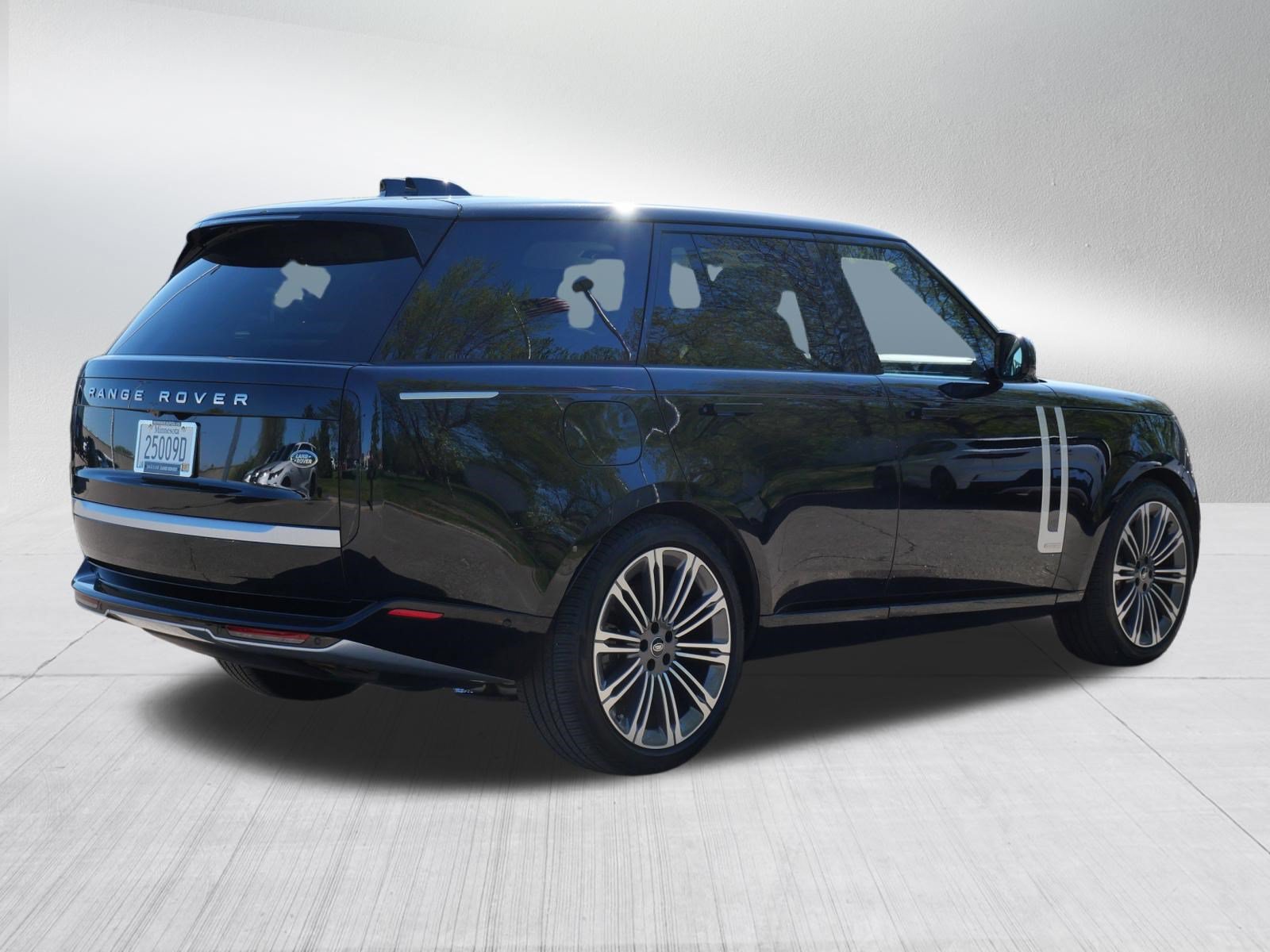 Certified 2023 Land Rover Range Rover Autobiography AWD/4WD image 5