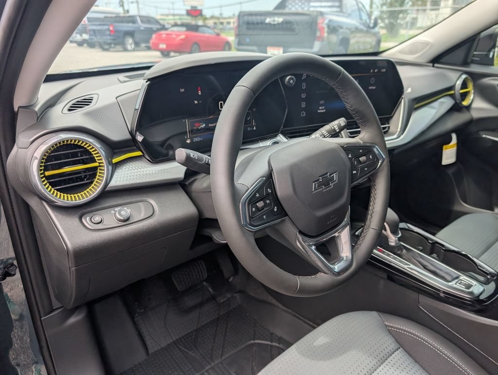 New 2026 Chevrolet Trax LT w/ Sunroof Package FWD image 32