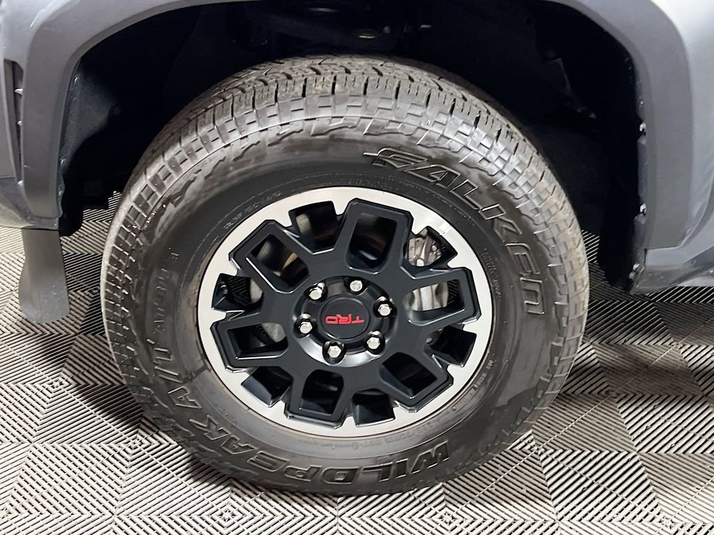 Certified 2024 Toyota Tacoma TRD Off-Road w/ TRD Off Road Upgrade Package AWD/4WD image 27