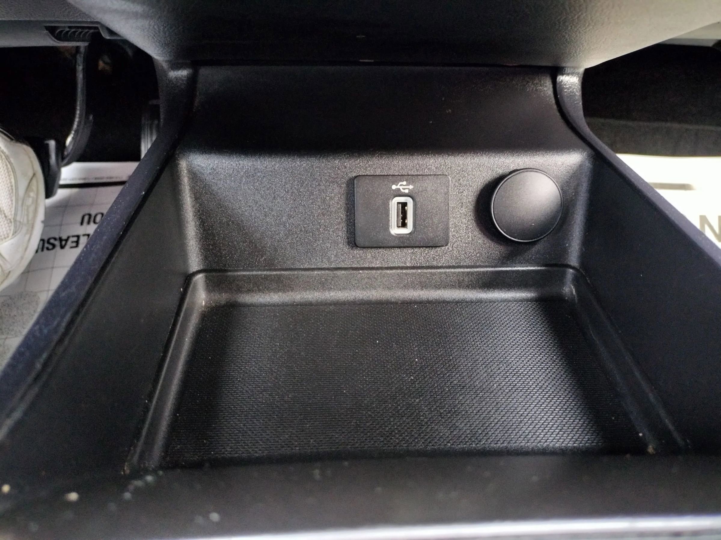 Used 2018 Ford Fusion SE w/ Fusion SE Technology Package image 38