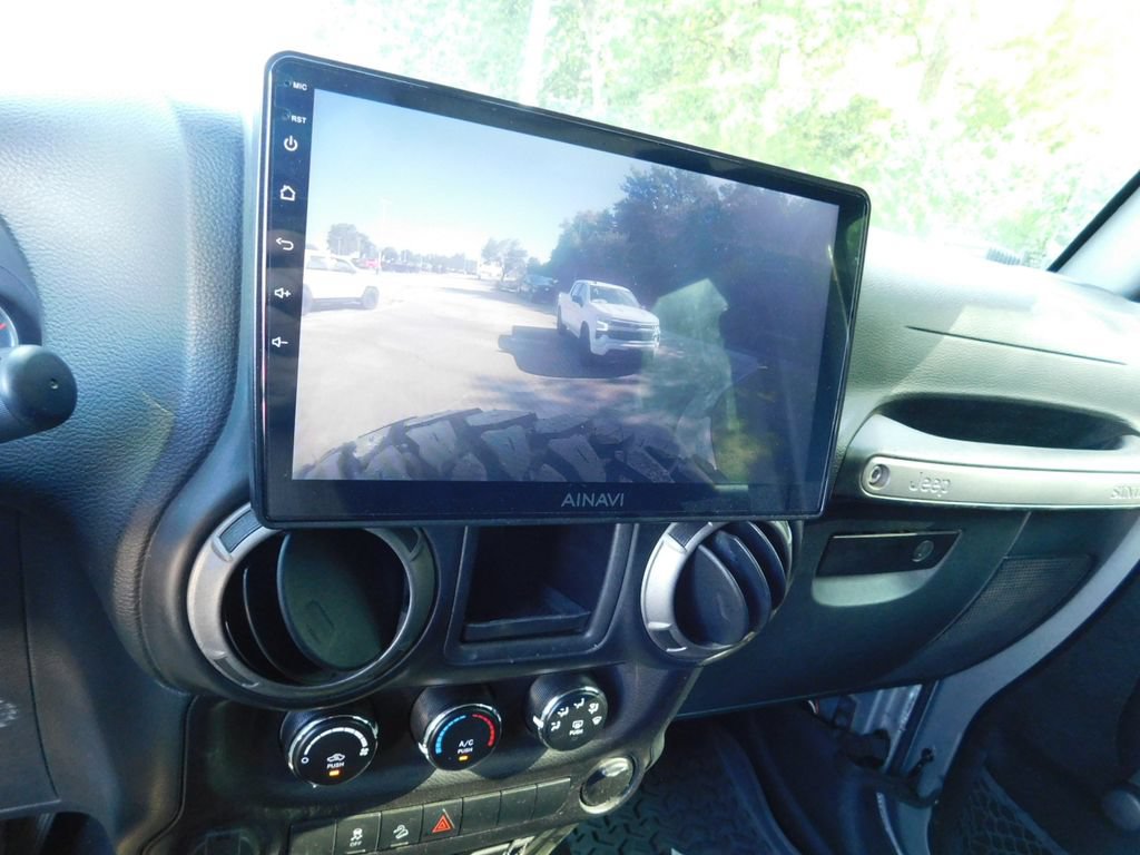 Used 2016 Jeep Wrangler Unlimited Sport w/ Connectivity Group AWD/4WD image 5