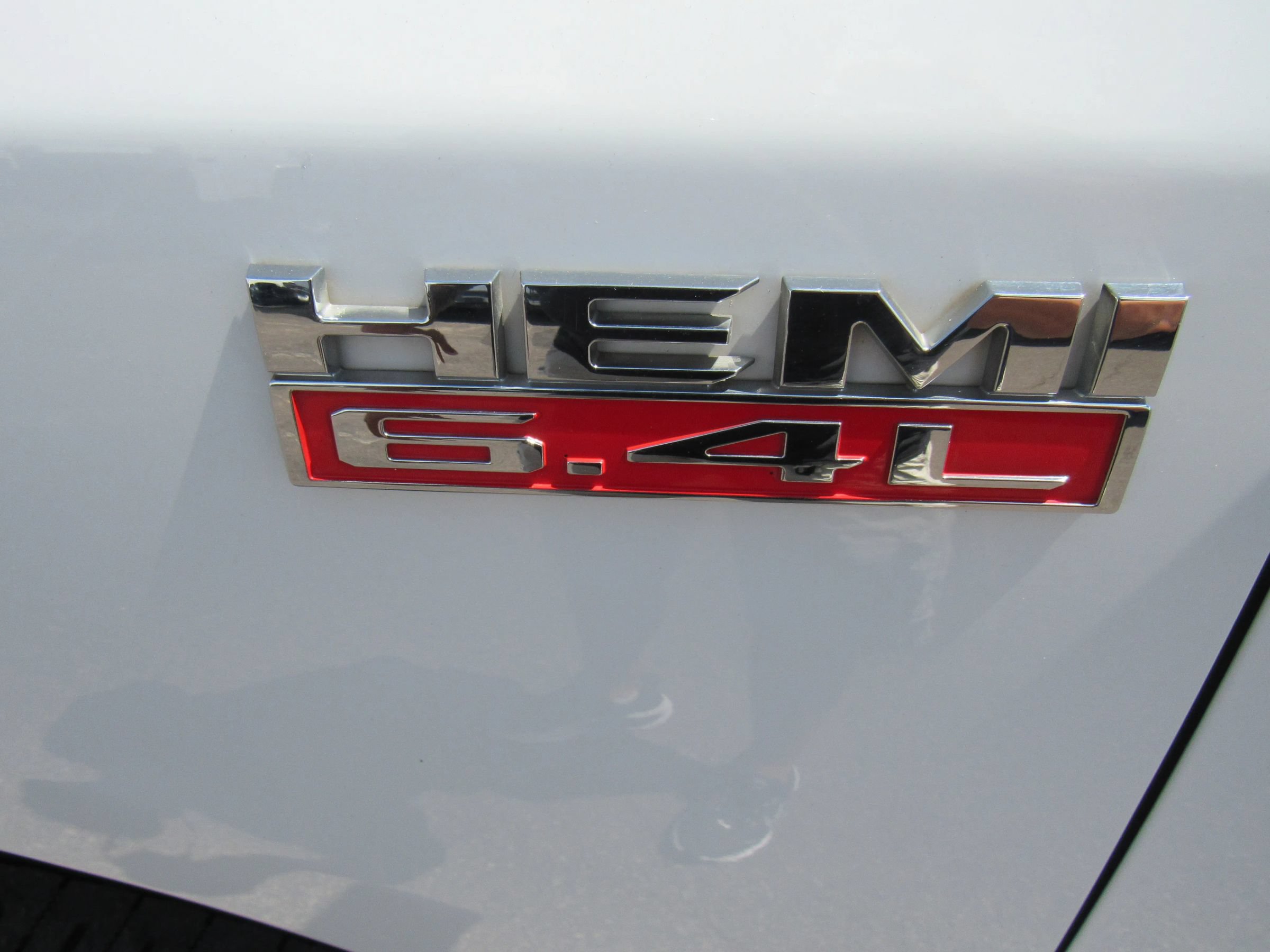 Used 2020 RAM 2500 Tradesman w/ Chrome Appearance Group RWD image 18