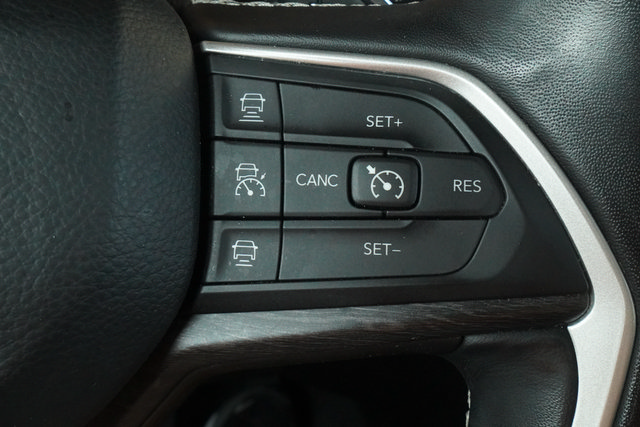 Used 2022 Jeep Grand Cherokee L Limited w/ Luxury Tech Group II AWD/4WD image 13