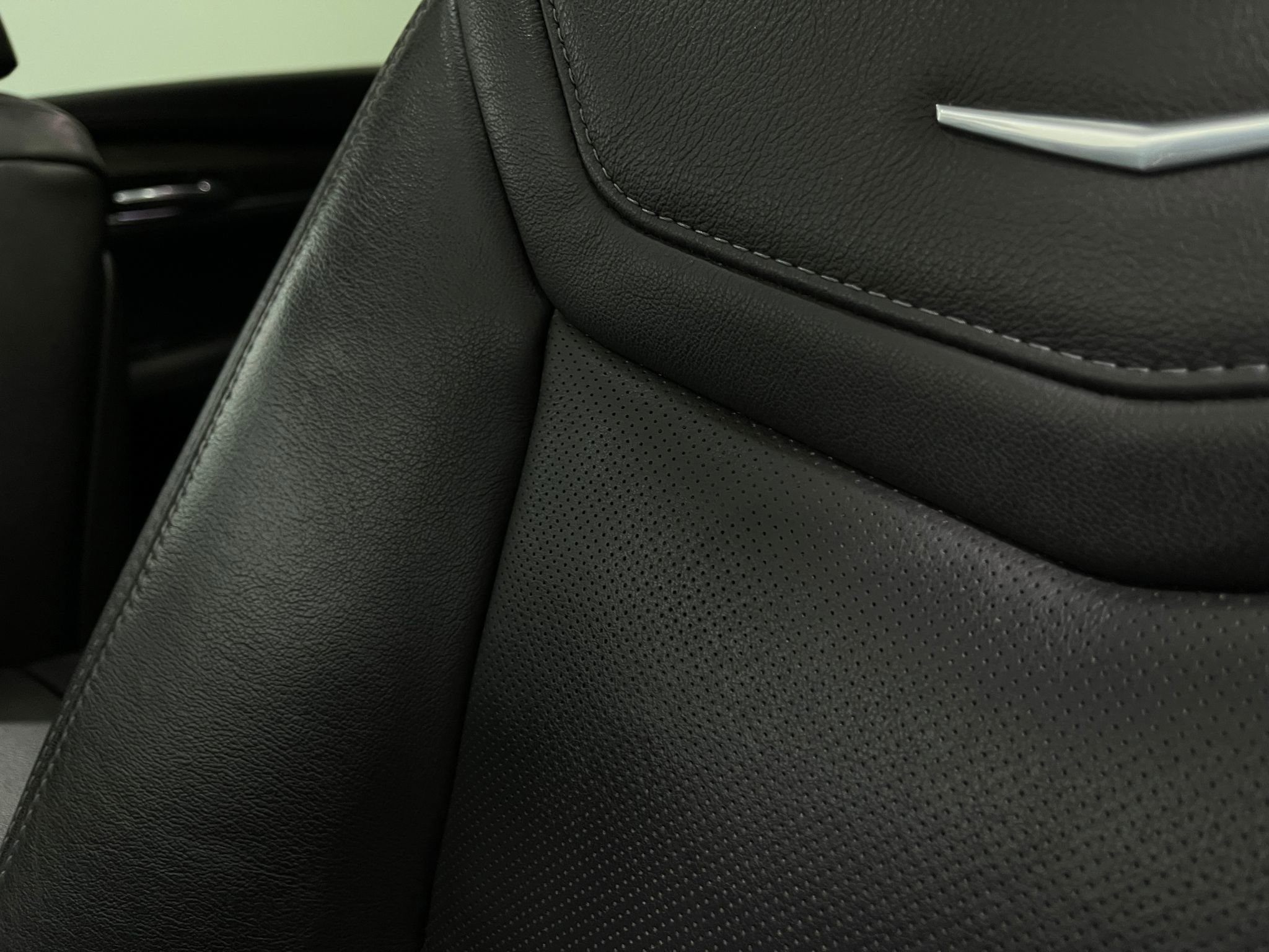 Used 2020 Cadillac XT5 Sportv w/ LPO, Floor Liner Package image 18