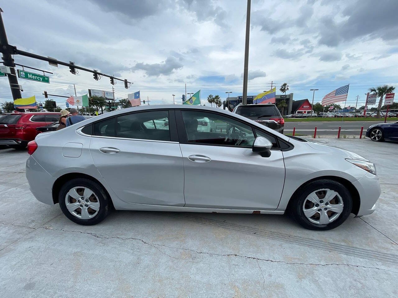 Used 2018 Chevrolet Cruze LS FWD image 3