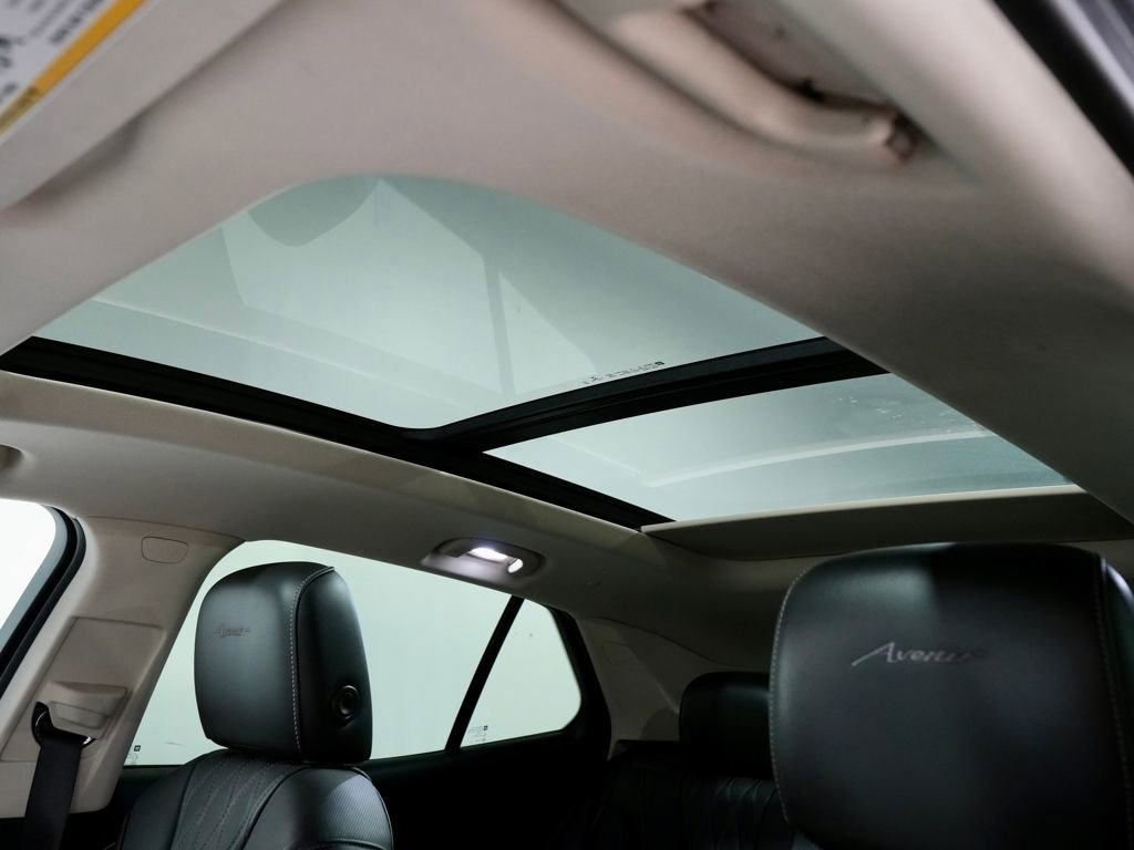 Used 2022 Buick Envision Avenir w/ Technology Package II image 6