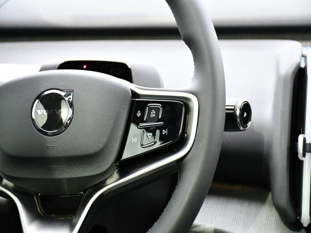 New 2026 Volvo EX30 Plus w/ Protection Package Premier image 21