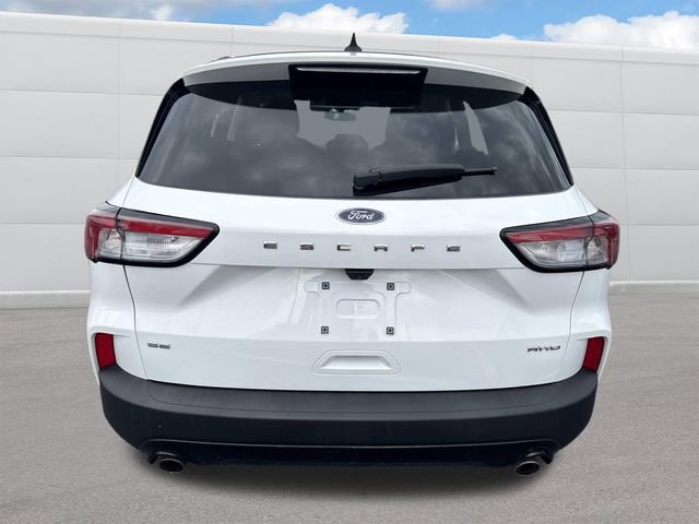 Used 2022 Ford Escape SE w/ SE Sport Appearance Package image 4