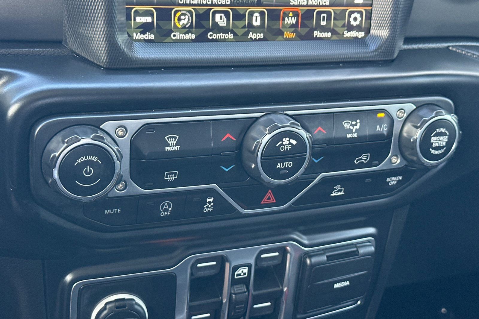 Used 2022 Jeep Gladiator Sport AWD/4WD image 21