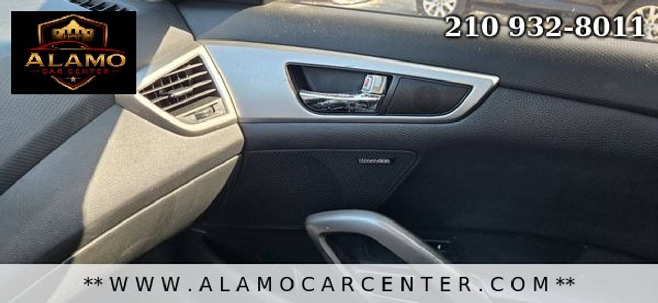 Used 2013 Hyundai Veloster w/ Style Pkg FWD image 35